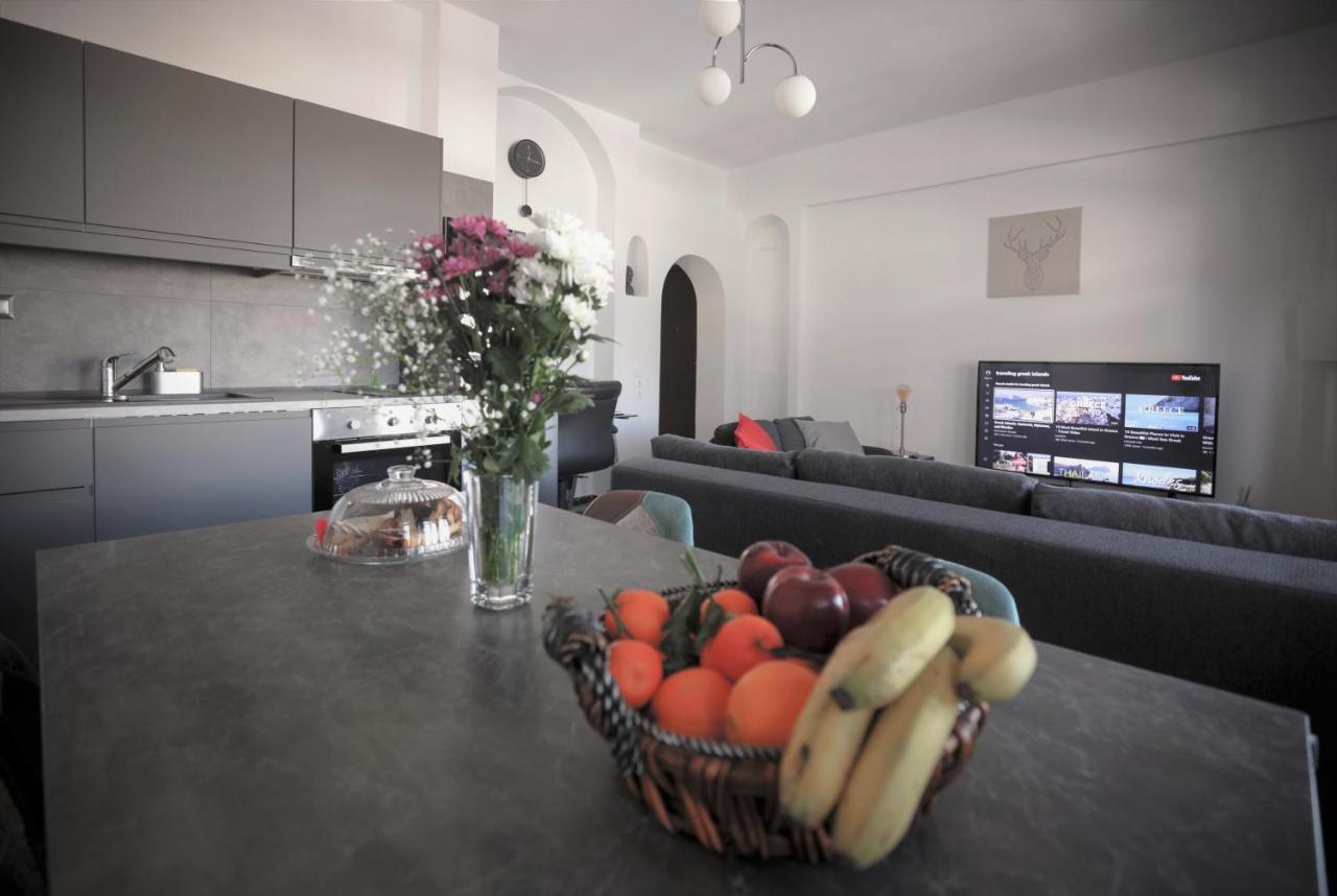 Modern 2 Bedroom Apartment Next To Metro - Marousi アテネ エクステリア 写真