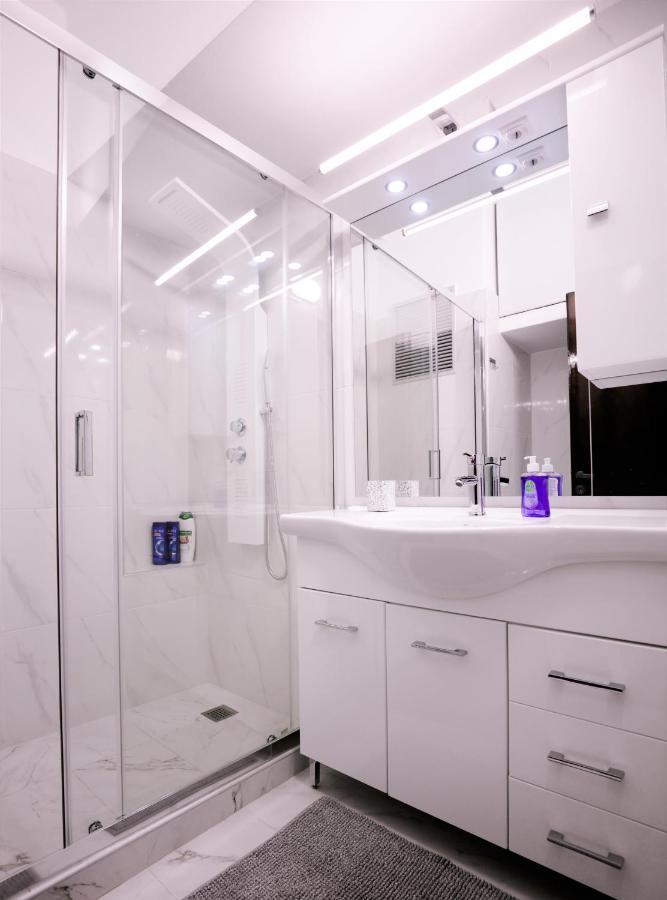 Modern 2 Bedroom Apartment Next To Metro - Marousi アテネ エクステリア 写真