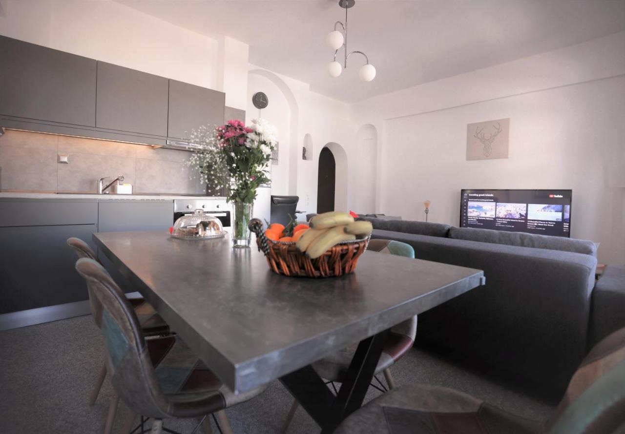 Modern 2 Bedroom Apartment Next To Metro - Marousi アテネ エクステリア 写真