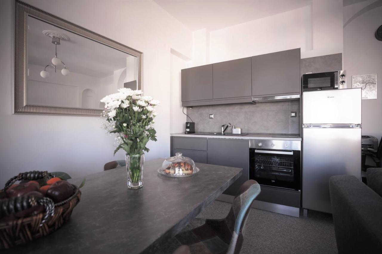 Modern 2 Bedroom Apartment Next To Metro - Marousi アテネ エクステリア 写真