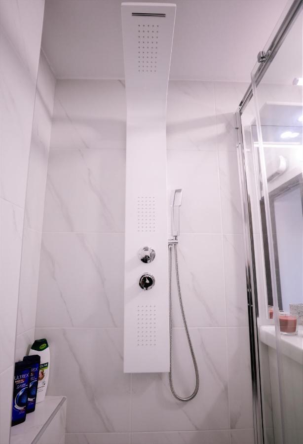Modern 2 Bedroom Apartment Next To Metro - Marousi アテネ エクステリア 写真