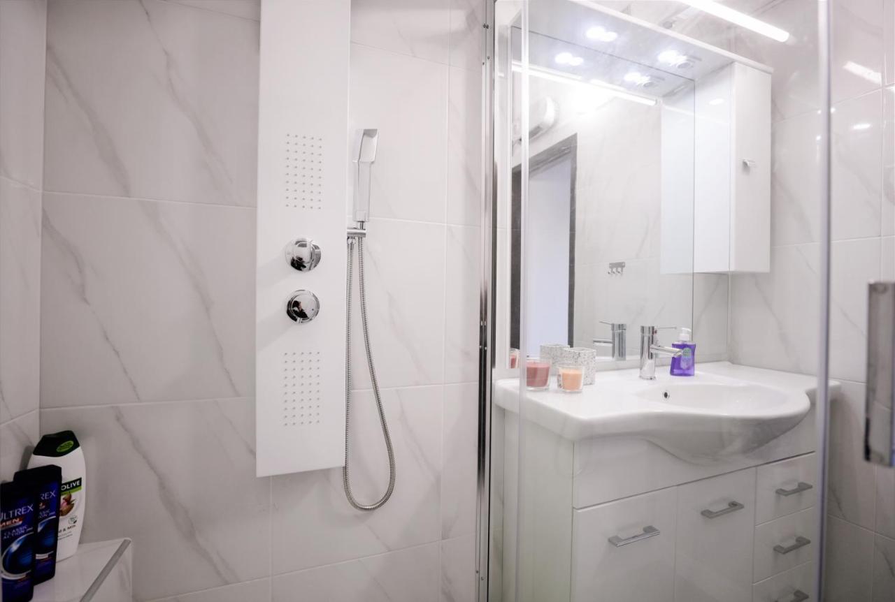 Modern 2 Bedroom Apartment Next To Metro - Marousi アテネ エクステリア 写真